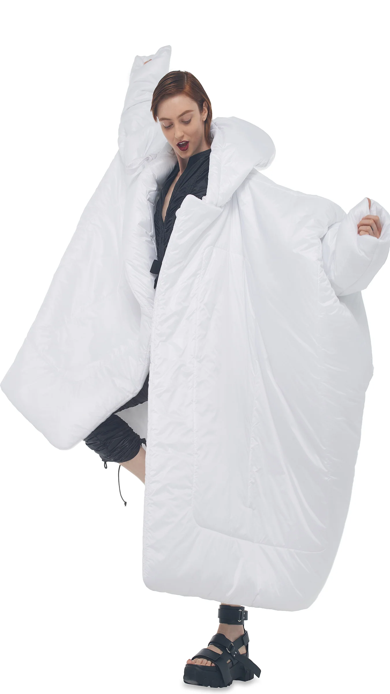 HOODED BLANKET SLEEPING BAG - Image 5