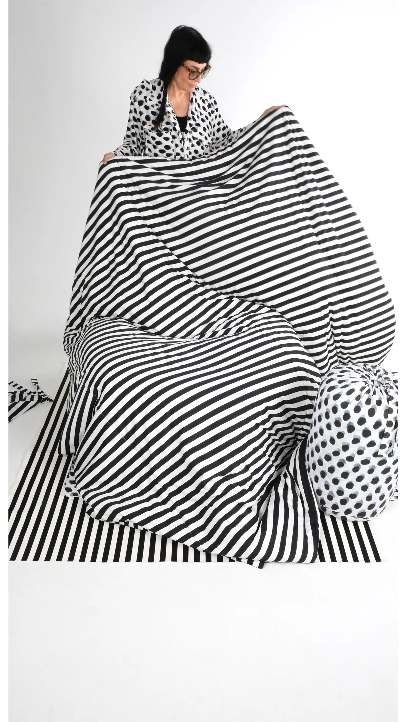 THE COMFORTER - Image 2