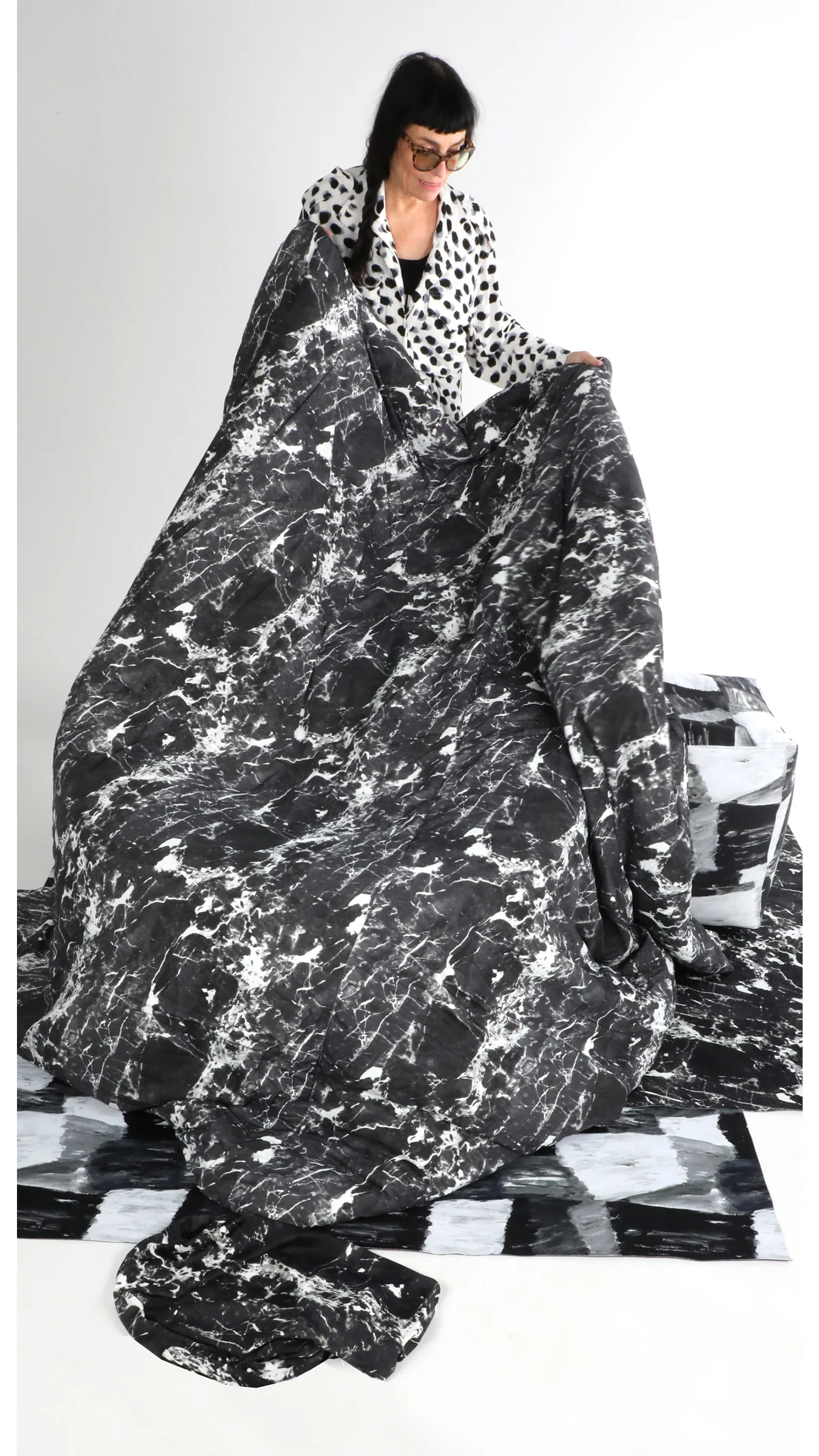 THE COMFORTER - Image 2