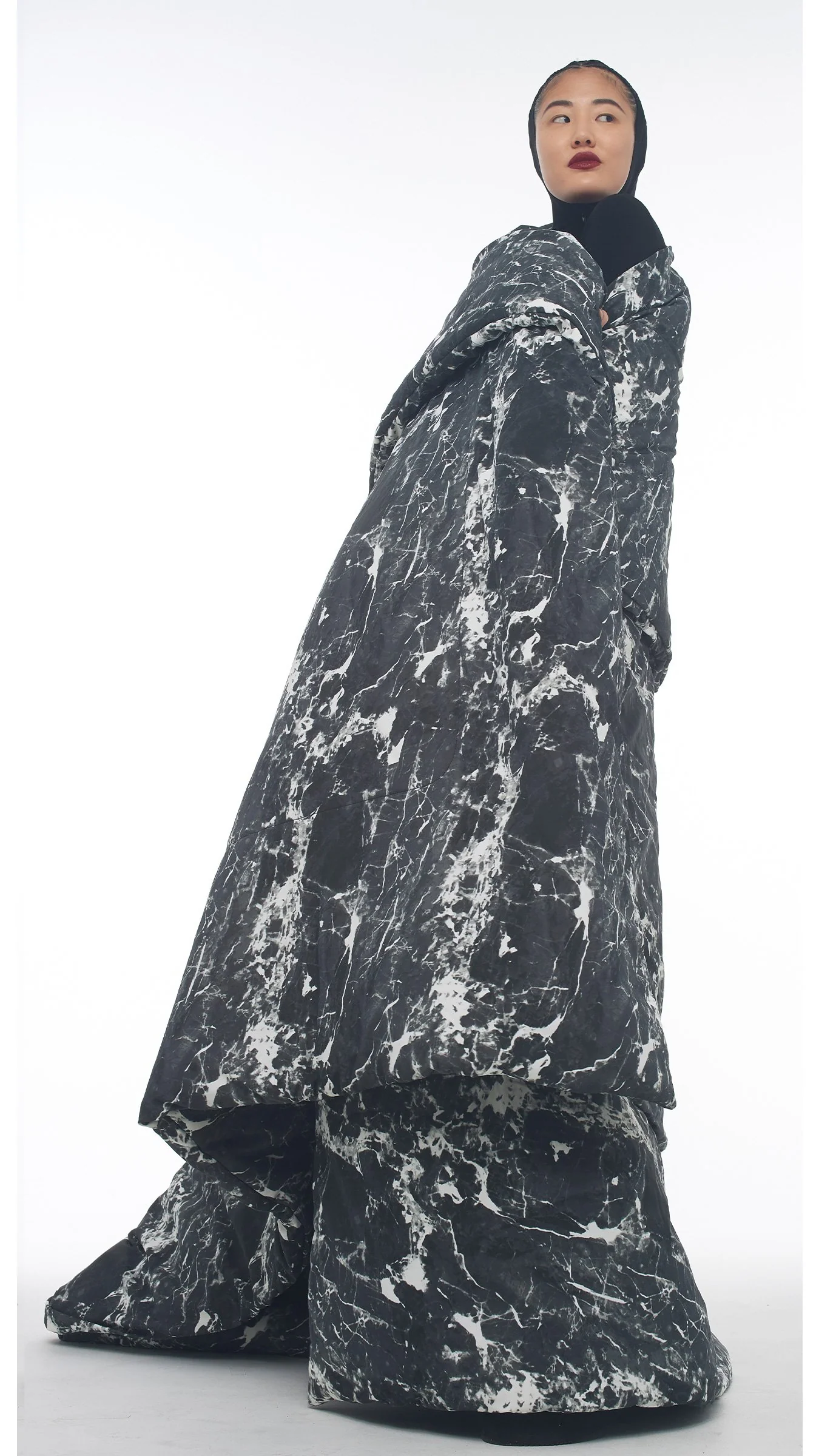 THE COMFORTER - Image 5