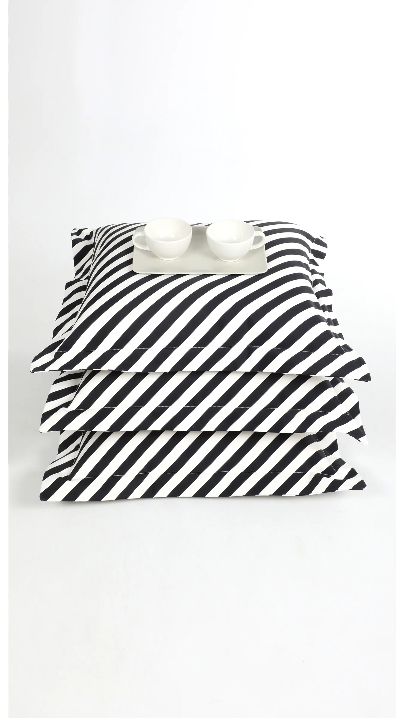 THE PILLOW - Image 3